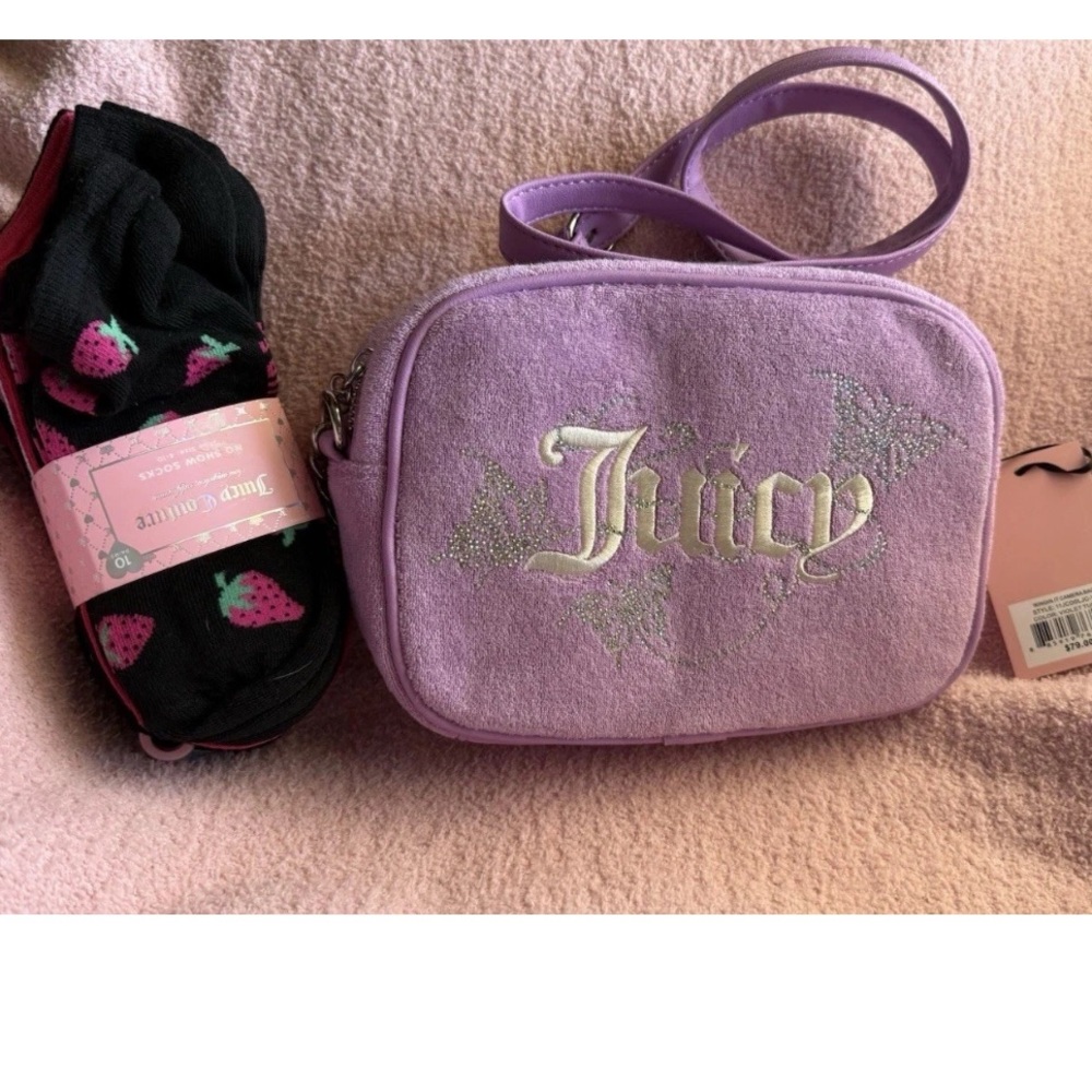 Beautiful JUICY COUTURE WINGIN IT CAMERA BAG VIOLET TULLE BUTTERFLIES FREE SOCKS